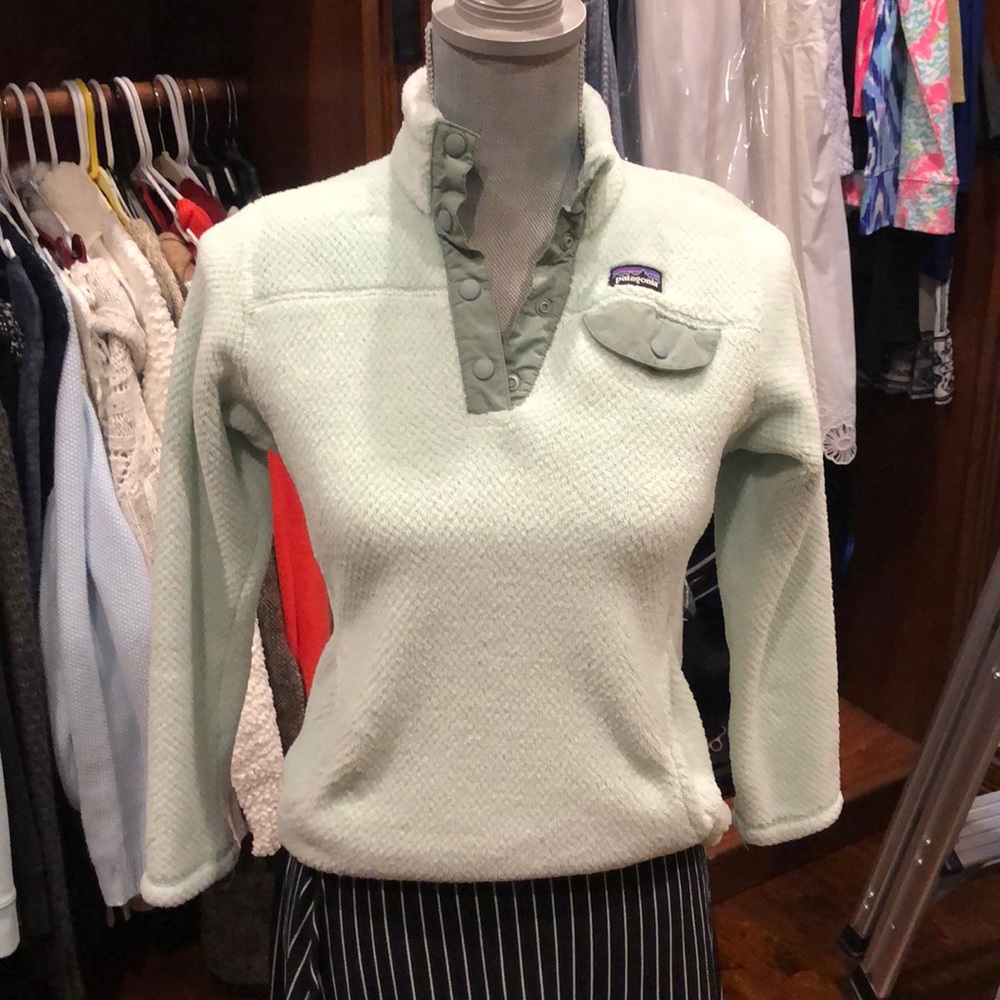Girls Medium Patagonia quarter zip mint color